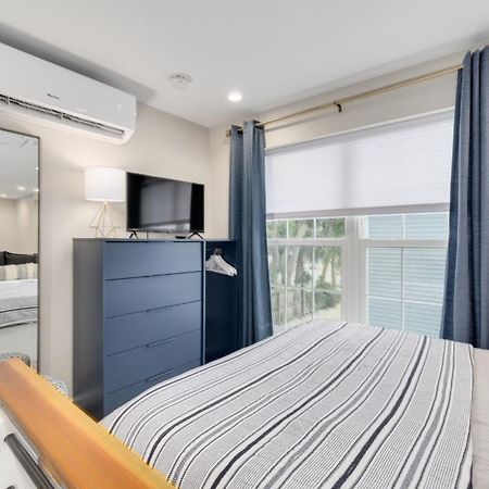 Shelly - Cozy 1 Bedroom Tiny Home With Pool Dunedin Kültér fotó