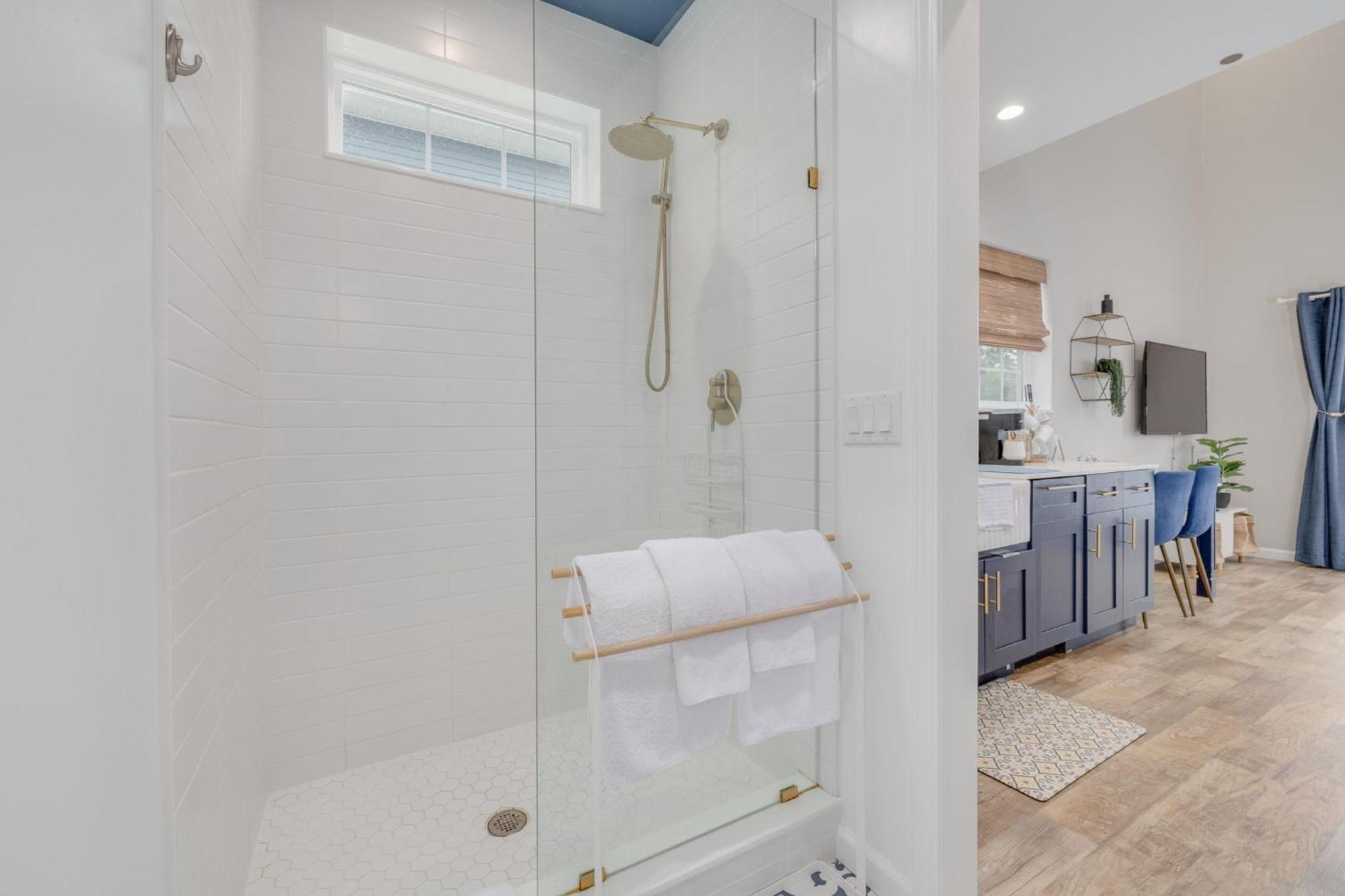 Shelly - Cozy 1 Bedroom Tiny Home With Pool Dunedin Kültér fotó